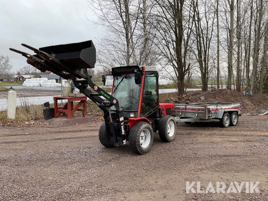 Redskapsbärare Antonio Carraro Superpark 3800 HST med redskap