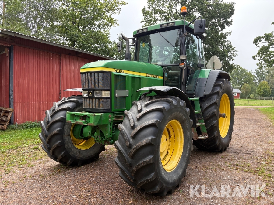 Traktor John Deere 7810
