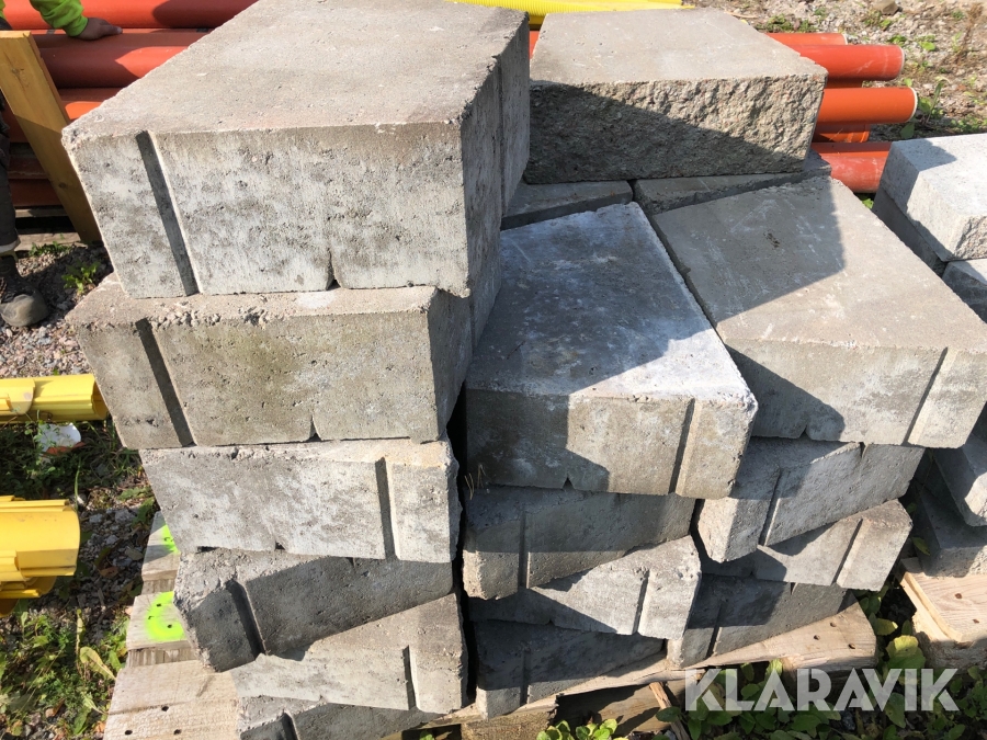 Murblock för lutande mur