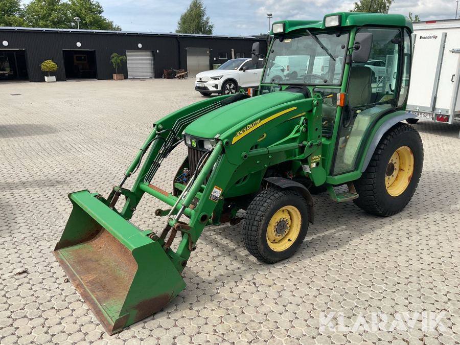 Traktor John Deere 3520 med frontlastare