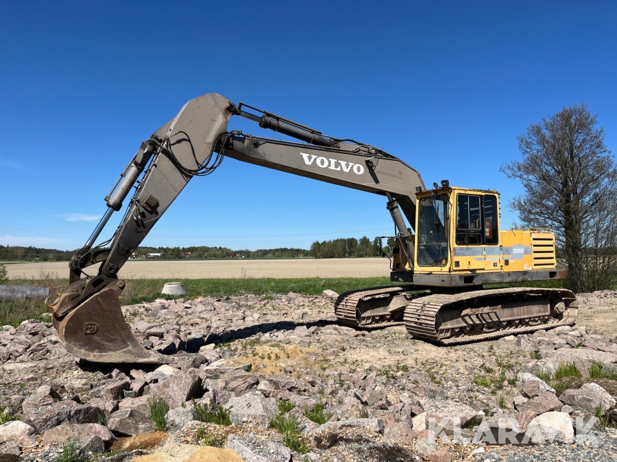 Grävmaskin Volvo EC230B med redskap