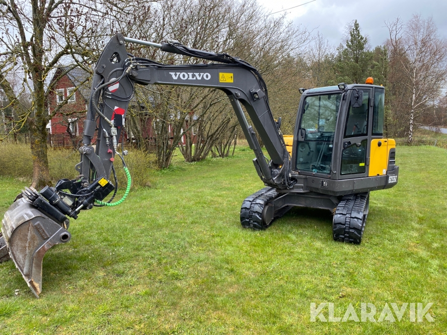 Grävmaskin Volvo EC55C med tiltrotator, grip och skopor
