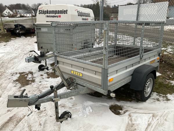 Personbilssläp Wiola W-600