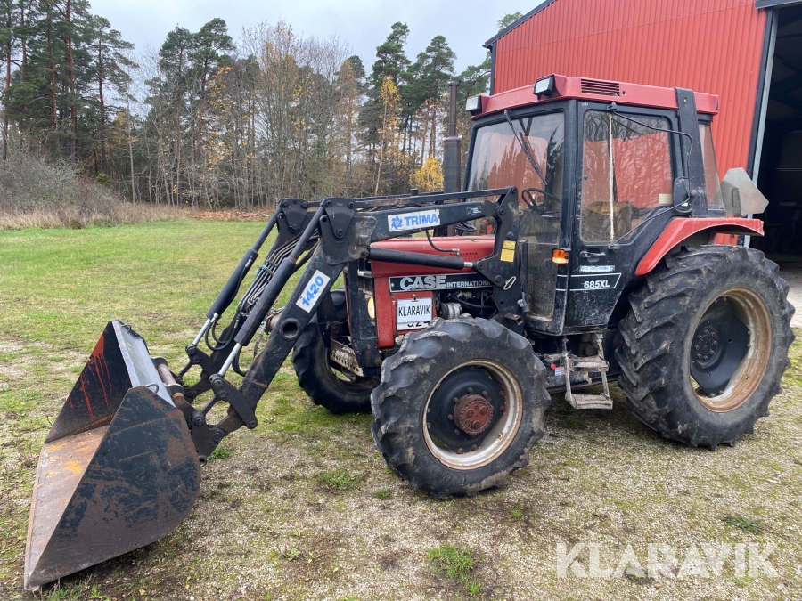 Traktor Case International 685 xl 4WD med lastare, skopa & gafflar