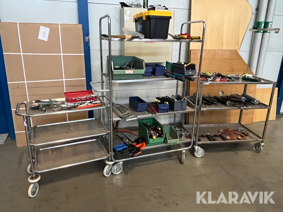 Diverse verktyg och vagnar