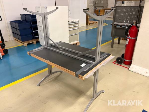 Skrivbord Kinnarps 2 st