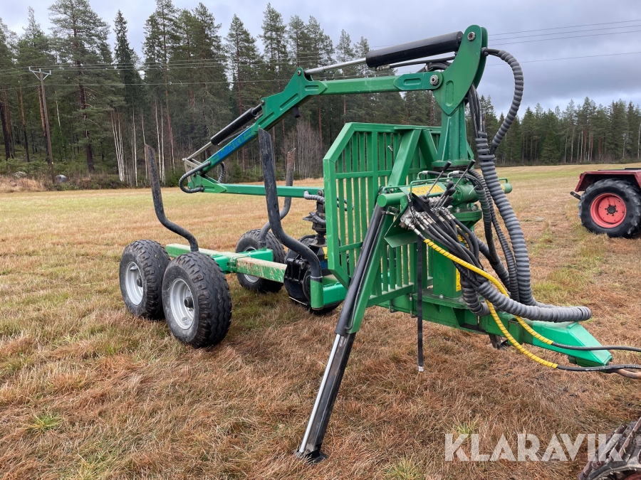Klaravik Auktioner | Skogsvagn SV60/GL47 Kran