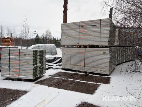 Stort parti med Ställningsplattformar i aluminium och plywood Layher Lastklass 3