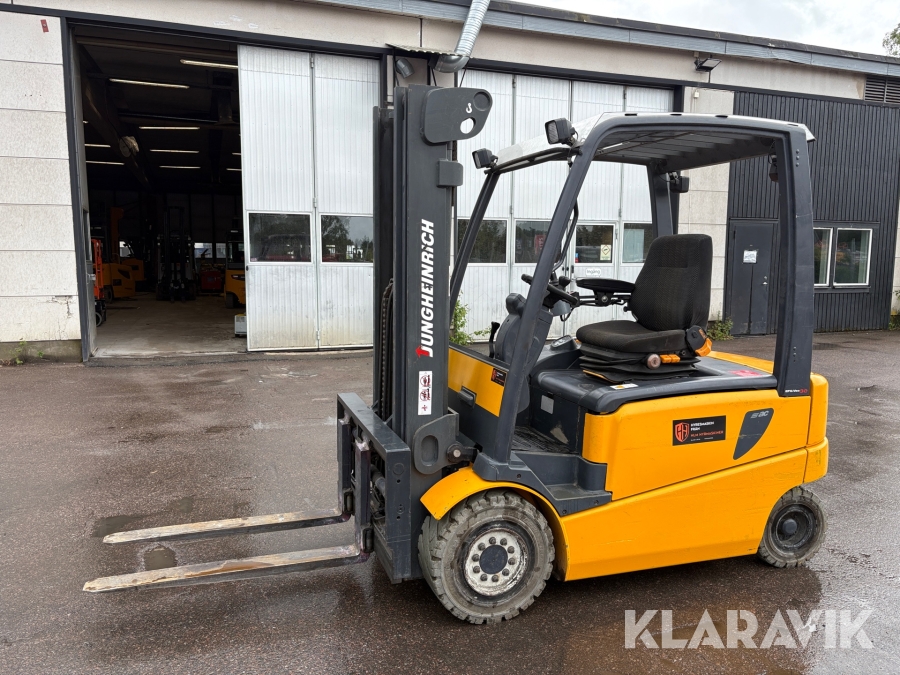 Elektrisk motviktstruck Jungheinrich EFG-Vac 30 trippel frilyft