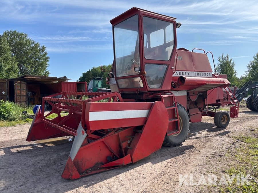 Skördetröska Massey Ferguson 307