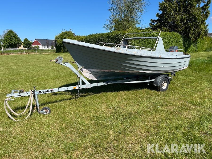 Motorbåt med trailer