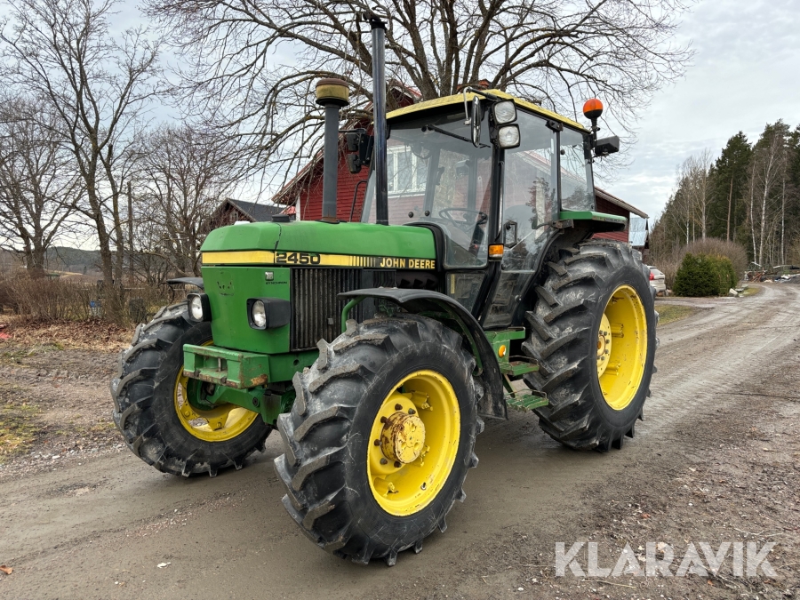 Traktor John Deere 2450