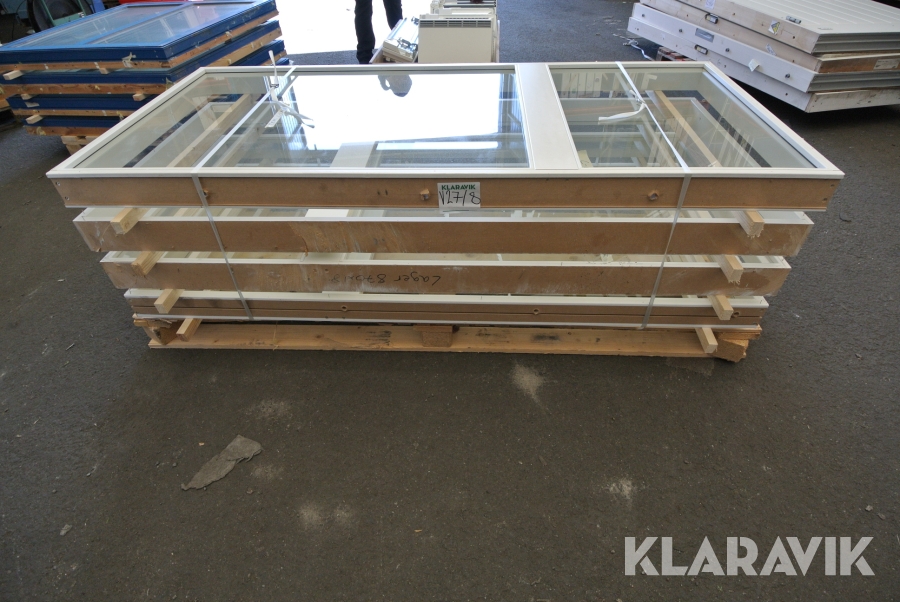 Fönster glaspartier från diverse tillverkare för inomhus montering 4st