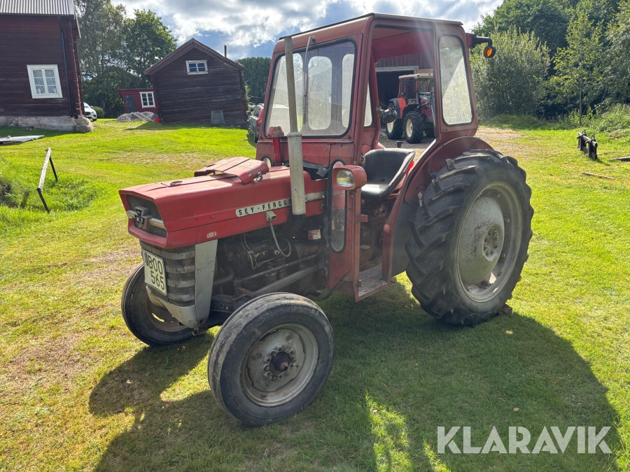 Veterantraktor Massey Ferguson 135