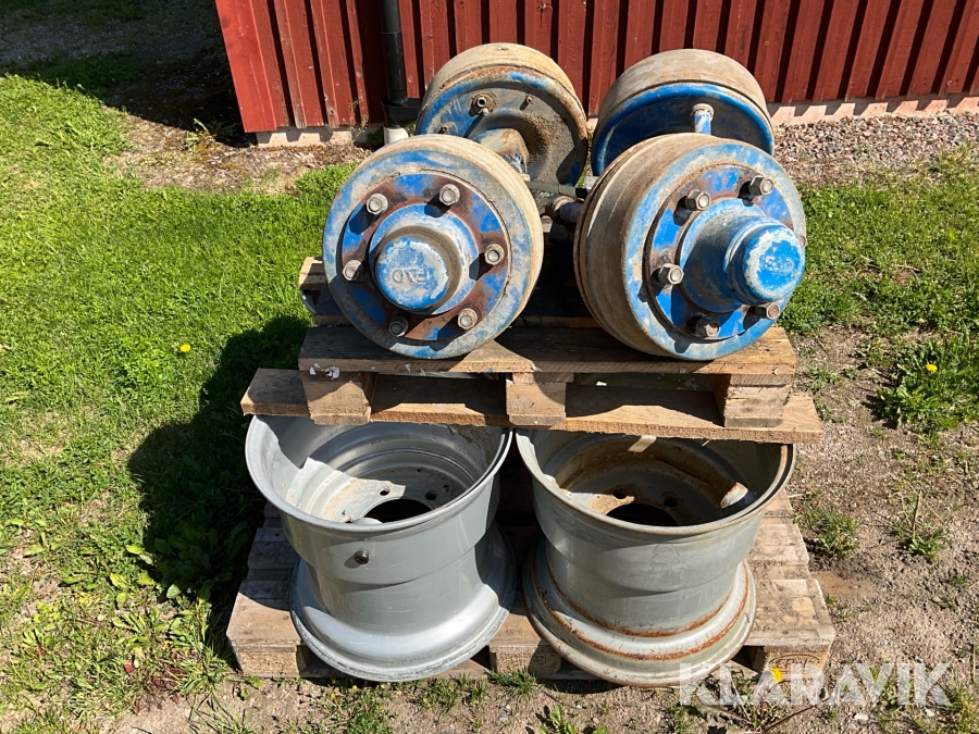 Hjulnav med fälgar till vagn FAD / Pronar