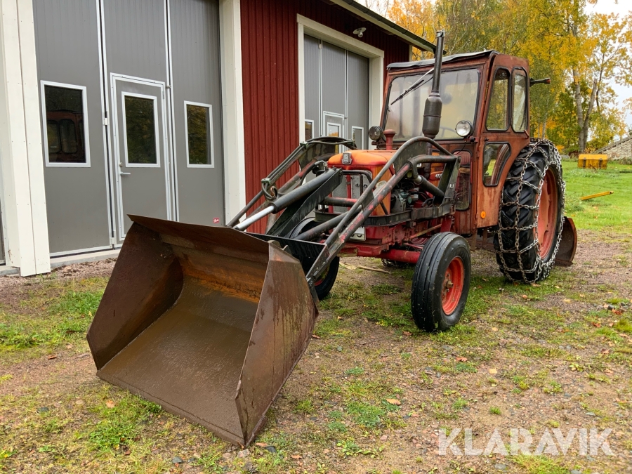 Traktor Volvo BM 400 Buster med lastare och flera redskap