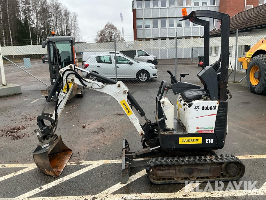 Grävmaskin Bobcat E10 inklusive redskap