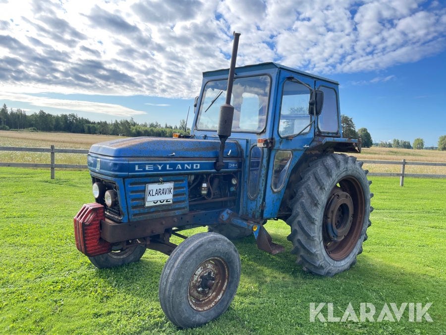 Traktor Leyland 384