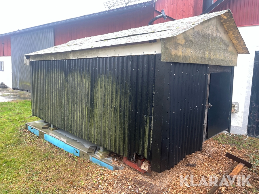 Flisskruv och förråd ca 8m3