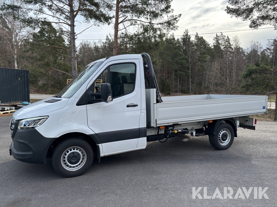 Lätt lastbil Mercedes-Benz Sprinter 316 CDI med kran