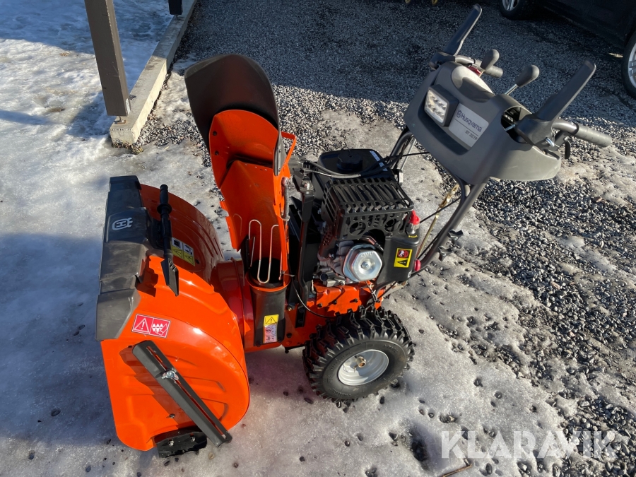 Klaravik Auktioner Snöslunga Husqvarna St327p