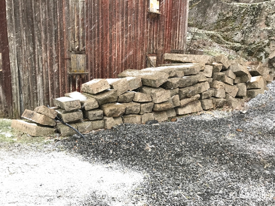 Grundsten Granit ca 100 stenar