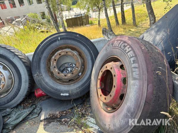 Lastbilsdäck 3 st Bridgestone 315/80R22.5