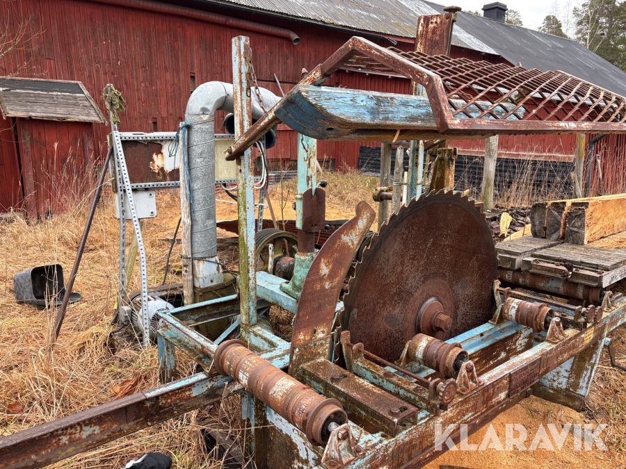 Sågverk med spånsug