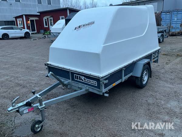 Personbilssläp BK Hengeren PL 0730T med tipp