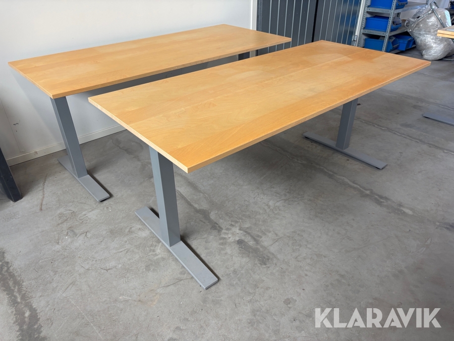 Skrivbord Kinnarps 2 st
