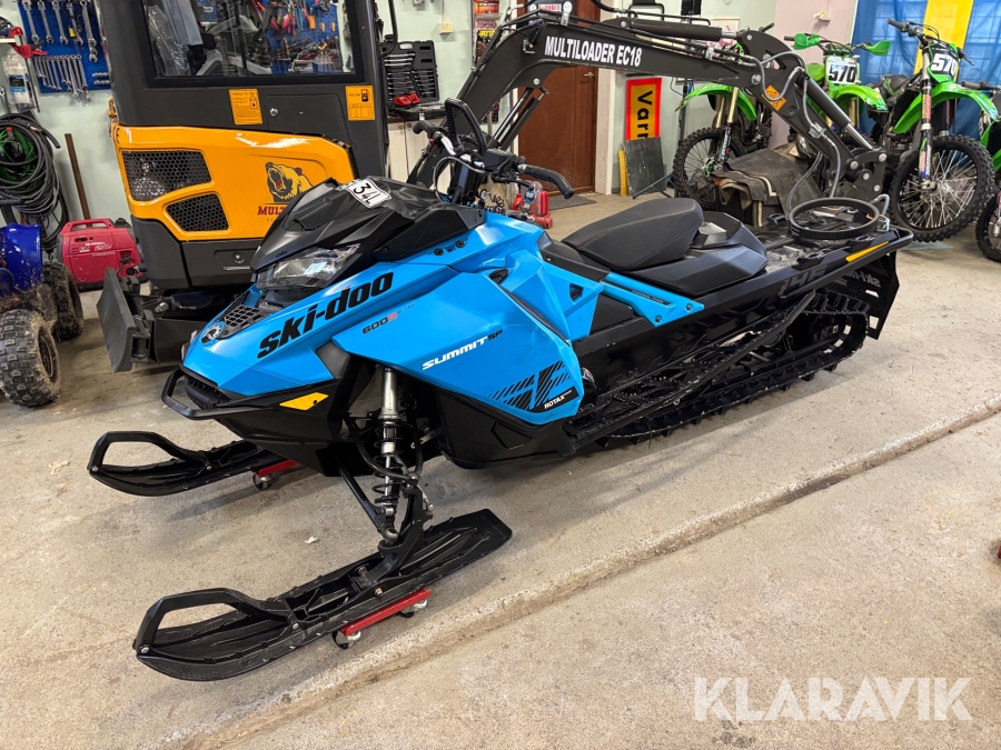 Snöskoter Ski-Doo Summit SP 600R E-Tec