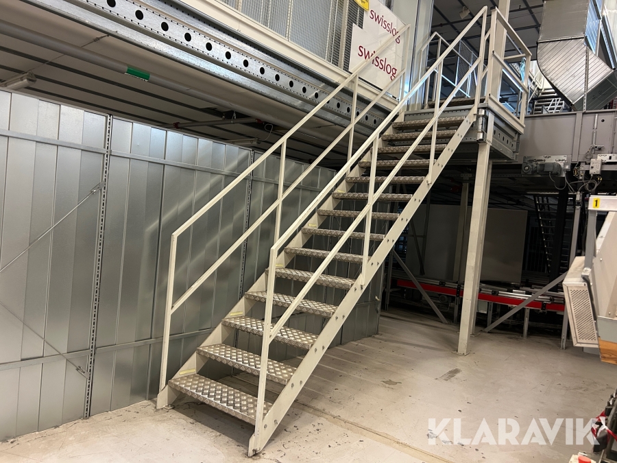 Trappa med aluminiumsteg