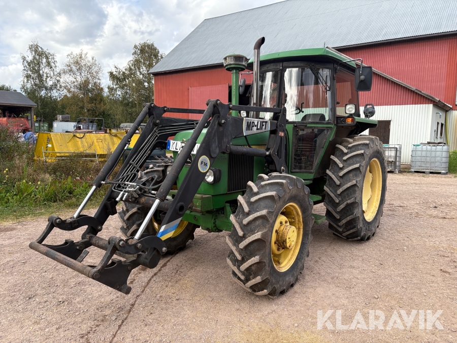 Traktor John Deere 2140
