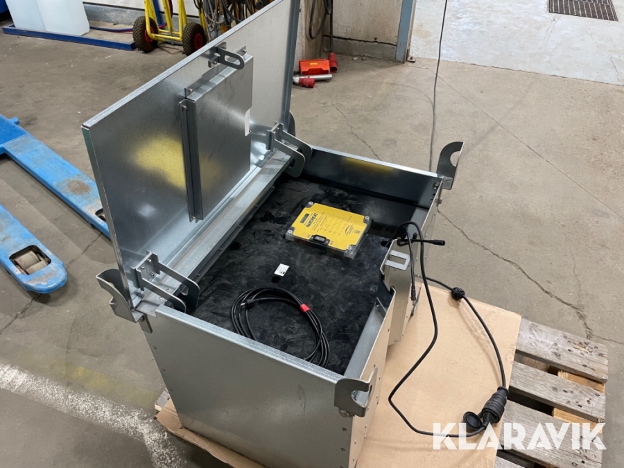 Batterilåda 4 st 75Ah batterier 48v Ramirent