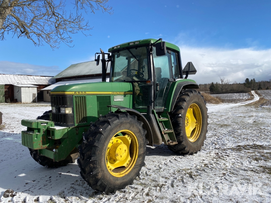 Traktor John Deere 6900