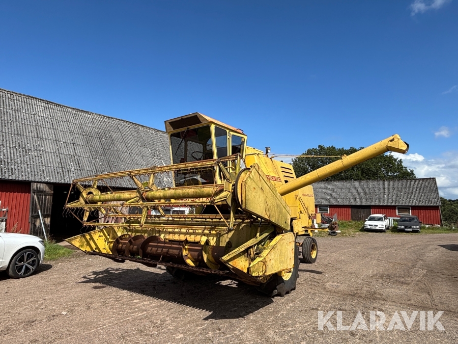Tröska New Holland Clayson 1530