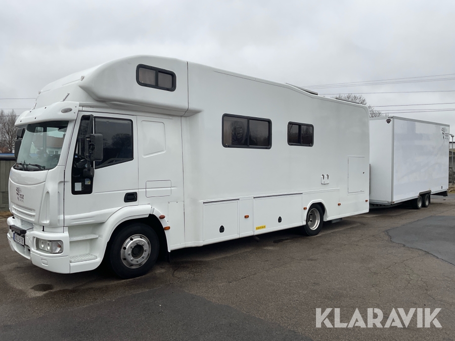 Husbuss Iveco 120E24 PB-reggad husbuss med biltransportsläp