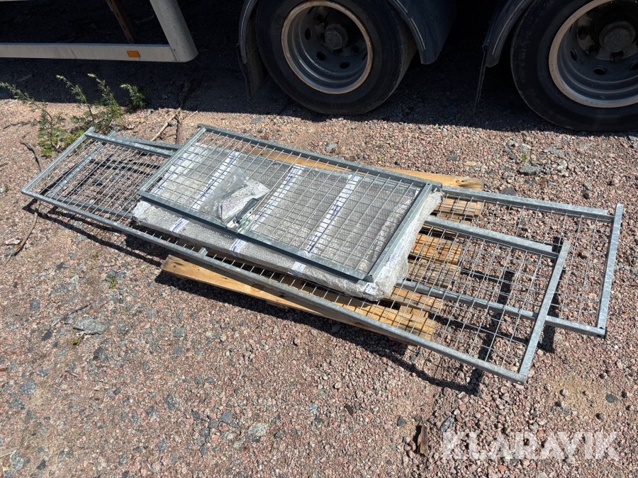 Grindar / lövhäck för personbilssläp