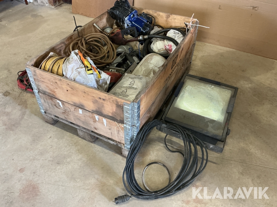 Pall med verkstadsutrustning