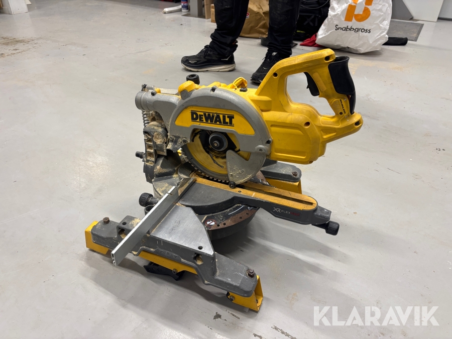 Kap/gersåg Dewalt DCS777 med bord