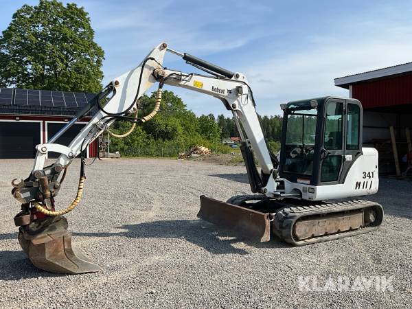 Grävmaskin Bobcat 341 D med tiltrotator och skopor
