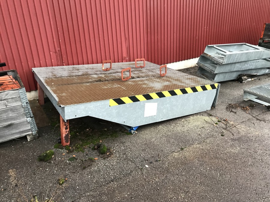 Lastkaj / Lossningsramp 