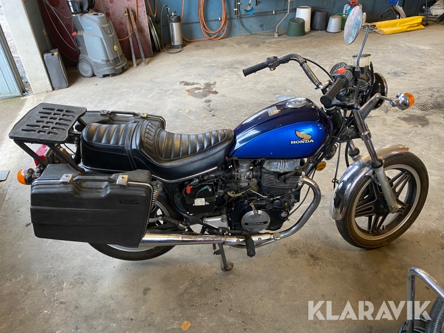 Motorcykel Honda CM 400 Custom