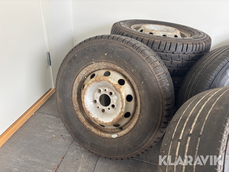 Dubbdäck 225/70R15CMichelin 4 st