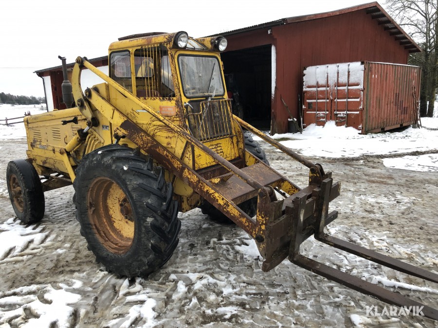 Baklastare Volvo LM-218 med redskap