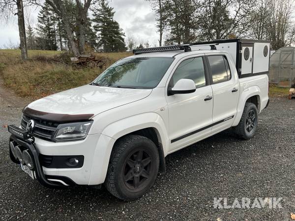 Pickup Volkswagen Amarok Canyon med hundkåpa