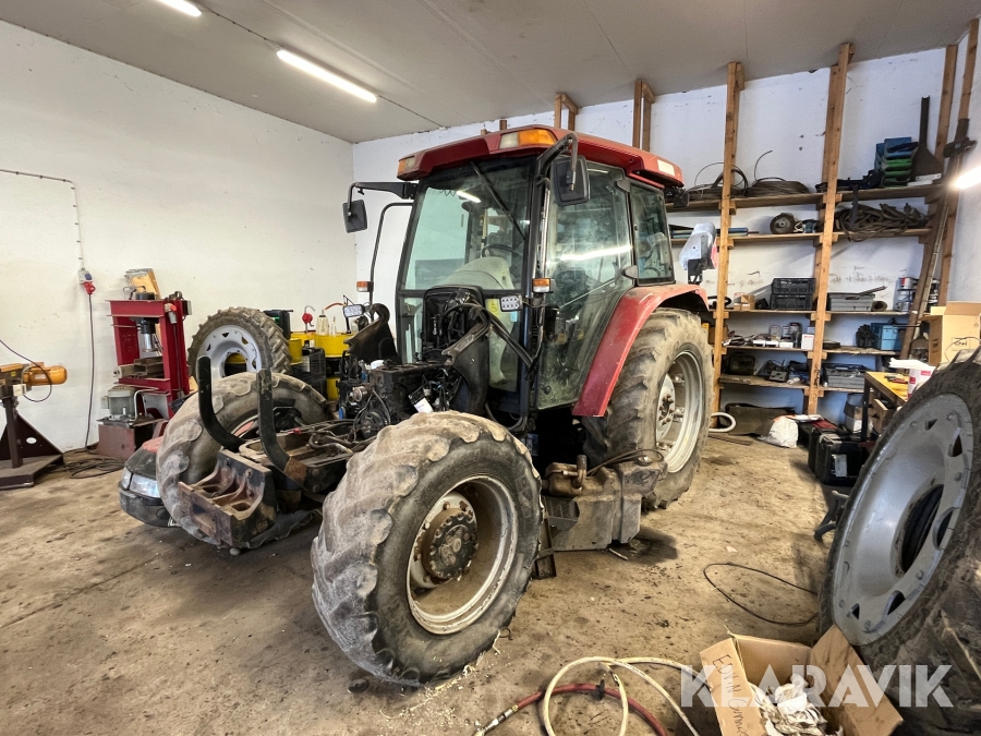 Traktor Case IH JX 1090U med frontlastare