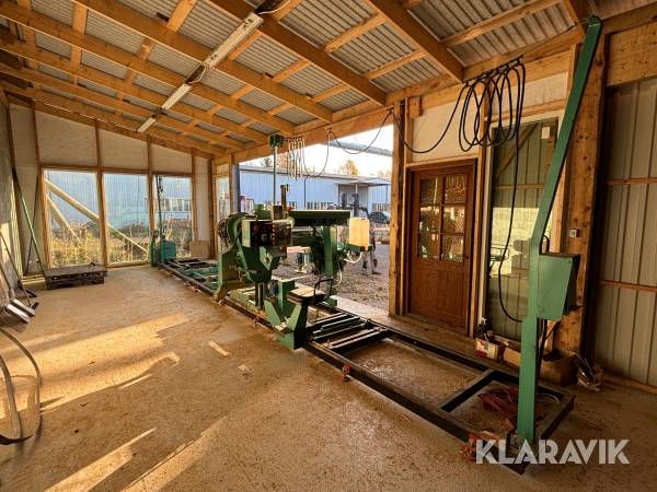 Liggande stockbandsåg Zaklad Metalowy Pilarka Tasmowa TTM-1100