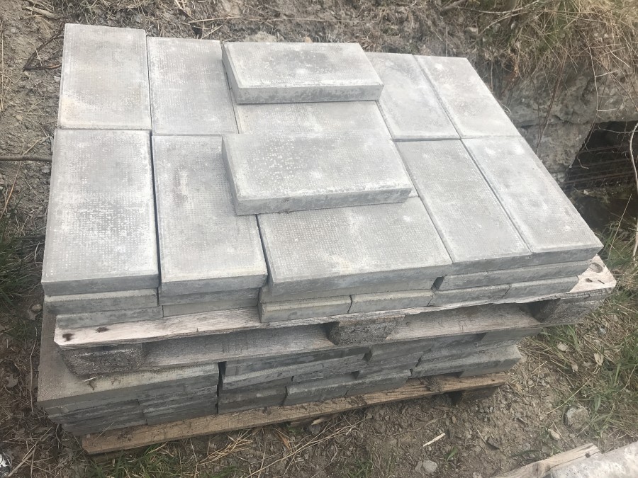 Parti med plattor S:t Eriks halvplattor 