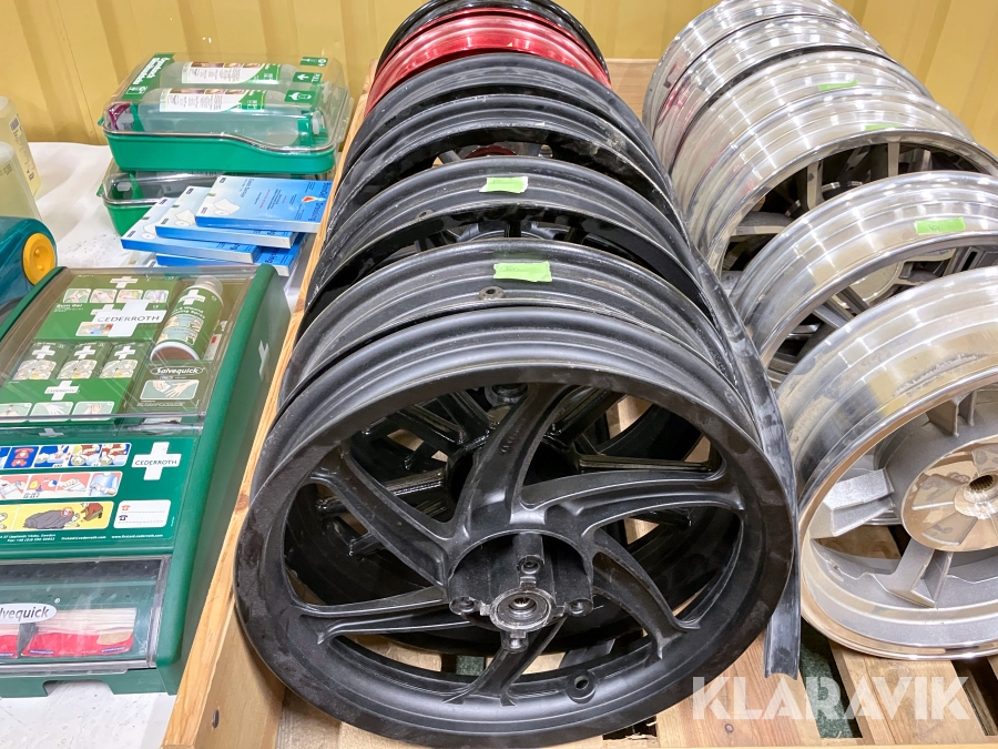 Svarta & röda MC/moped-fälgar i aluminium 7st